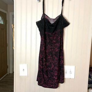 George black and pink lingerie sleep dress with lace accents Size Medium 8-10